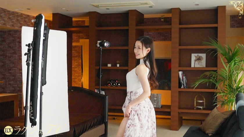 【清楚な顔してド変態】セックスレスに飢えた美人妻が、感度爆発で「奥好き！ヤバいっ！」連呼絶頂。「昔、現場で何人かと…♪」複数プレイの過去を持つ38歳専業主婦が、欲求不… サンプル画像