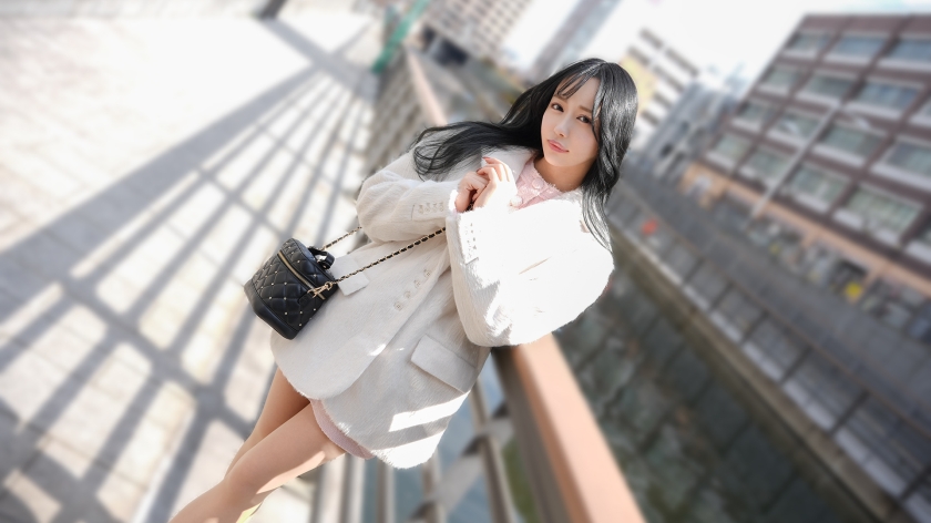 この女、、エロい！！！【えみり 大学生】男どもを振り向かすメロい女。完成されたカラダ。爆乳と神くびれを武器に男の精子を搾り取る！！ 【初撮り】ネットでAV応募→AV体… サンプル画像