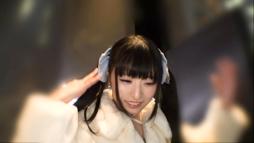 AV新時代突入！その名は、ツインテールのしおり！愛嬌抜群の可愛い顔とアニメ声で欲望の限り精子を搾り取る！べちゅーレロレロ！潮吹きびちゃびちゃ！スパンキングでパンパンさ… サンプル画像